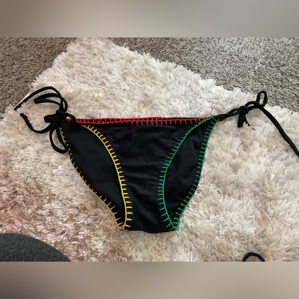 Y2K Spencer’s Rasta Bikini Bottoms size M/L